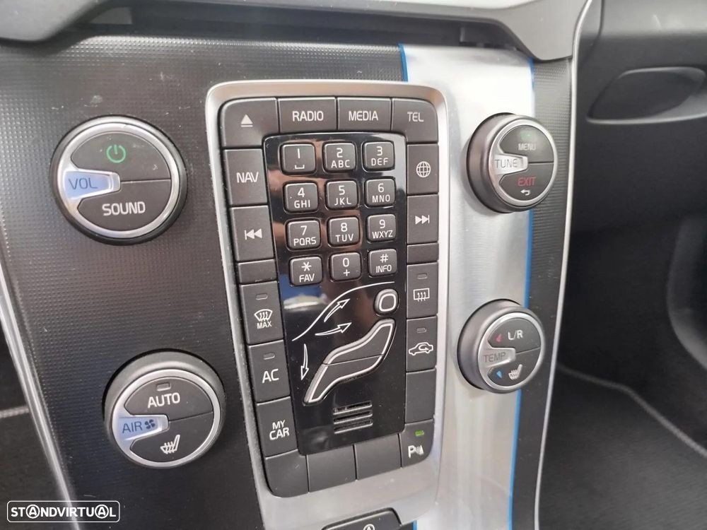 Volvo V40 2.0 D4 R-Design Summum - 23