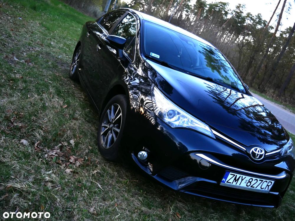Toyota Avensis 1.8 Premium - 3