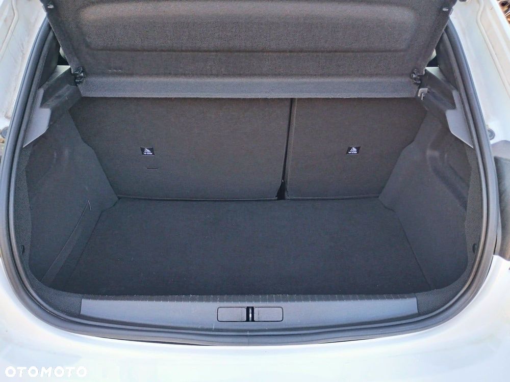 Peugeot 208 - 7