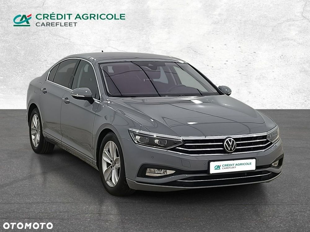 Volkswagen Passat - 4