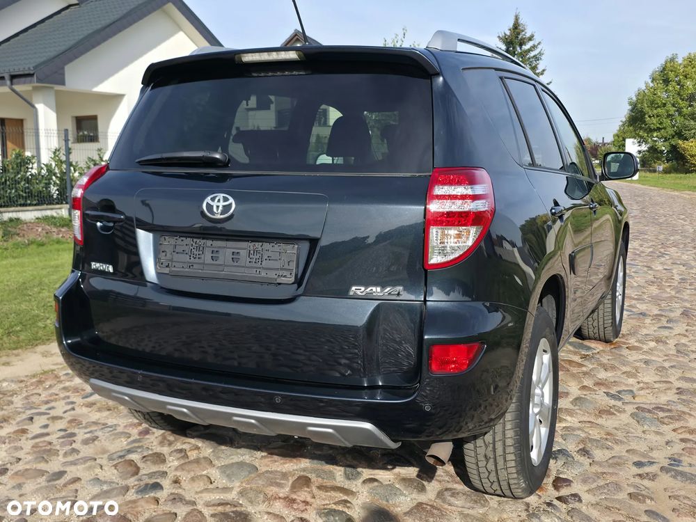 Toyota RAV4 - 8