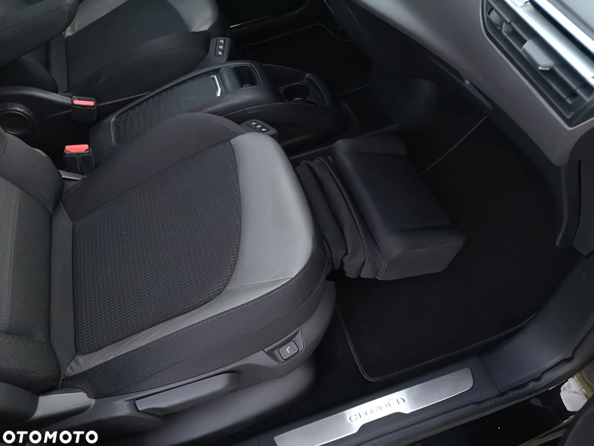 Citroën C4 Picasso BlueHDi 120 EAT6 SHINE - 28