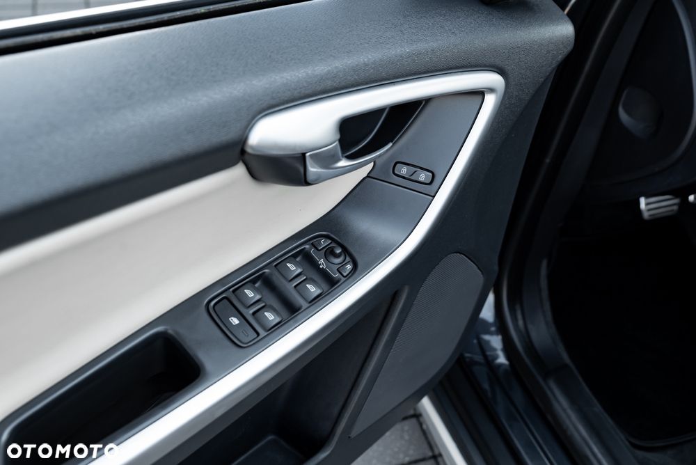 Volvo XC 60 D3 AWD Summum - 19