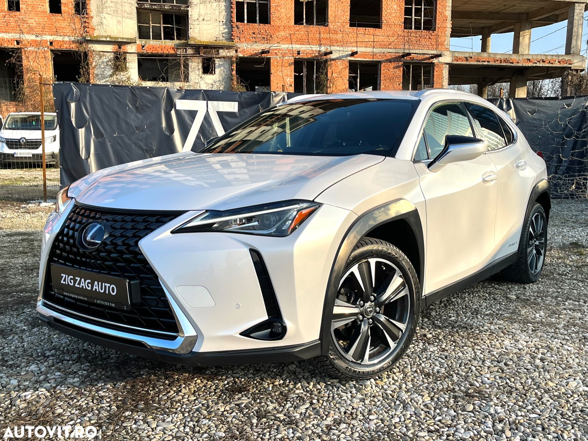 Lexus UX 250h 2.0L HEV 20H- (178 HP) 4X4 CVT Luxury - 1