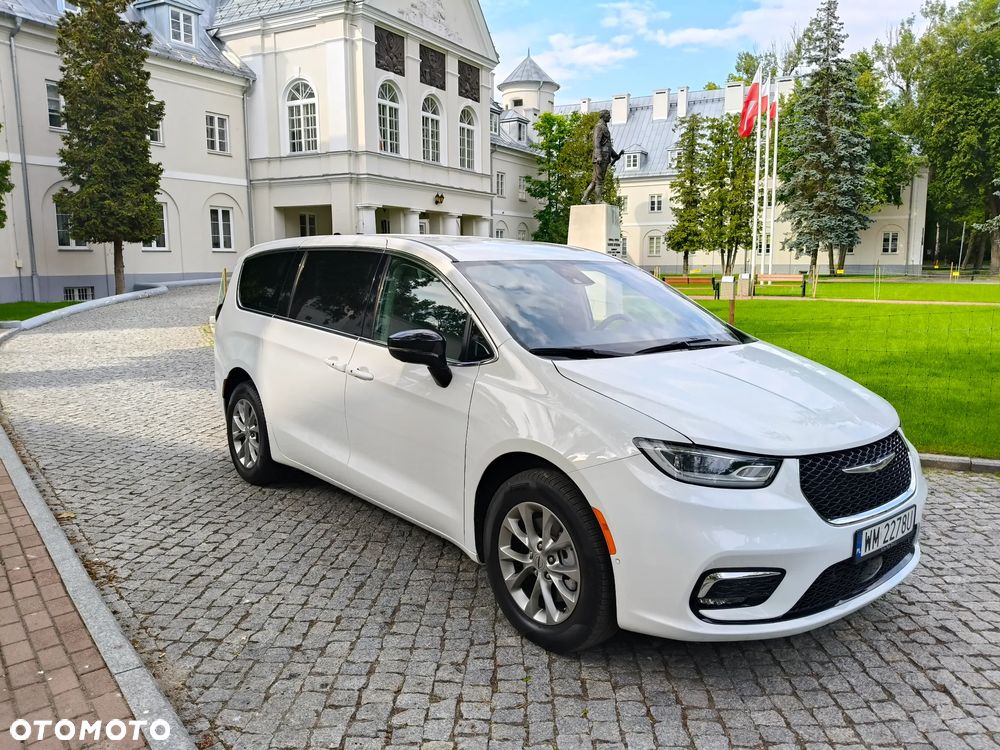 Chrysler Pacifica - 4