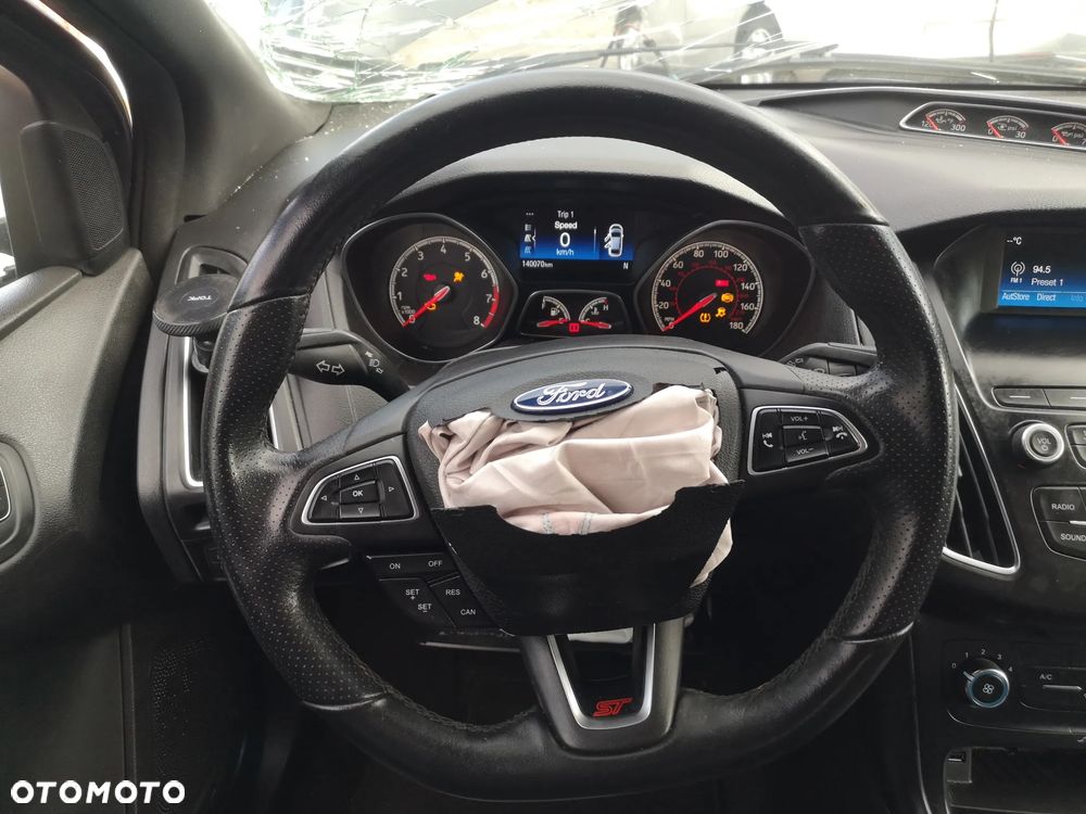 Ford Focus 2.0 EcoBoost ST - 25