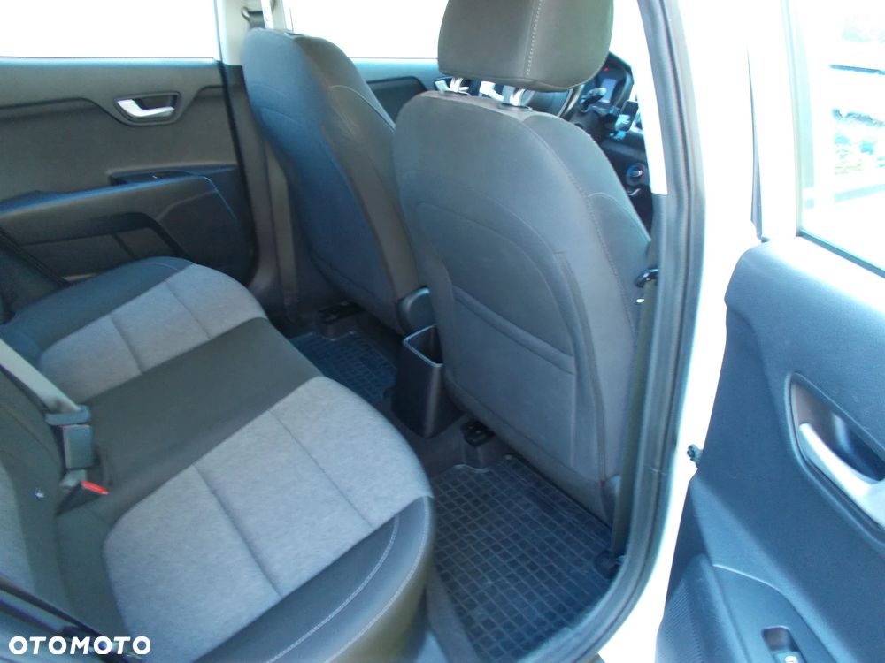 Kia Stonic - 10