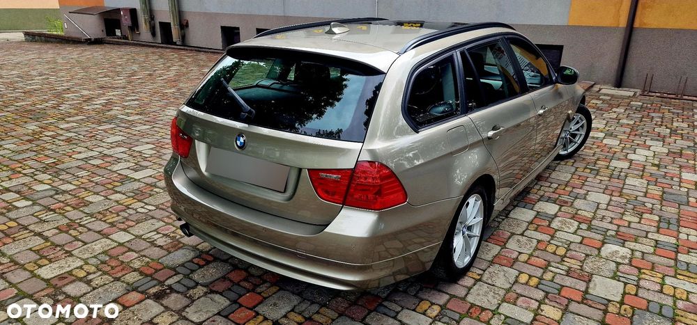 BMW Seria 3 320d DPF Edition Sport - 20