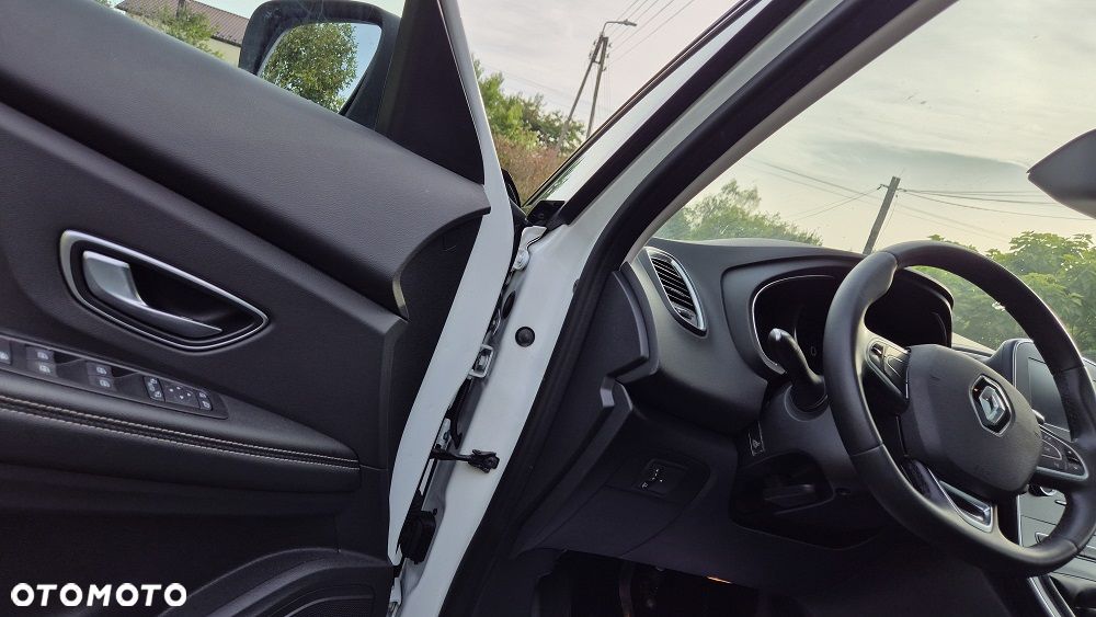 Renault Grand Scenic - 10