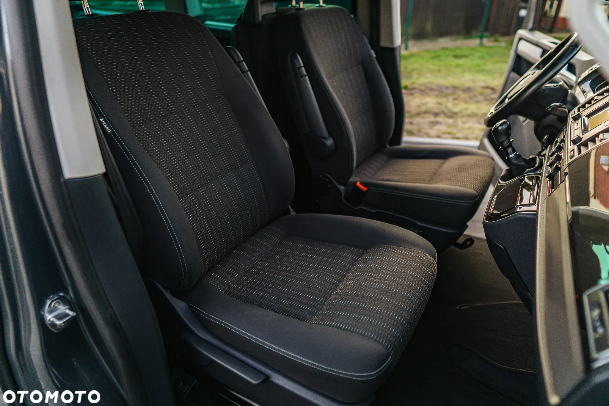Volkswagen Multivan - 19