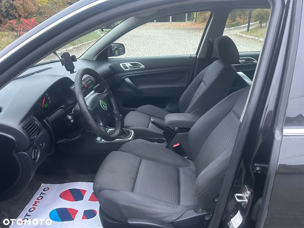 Skoda Superb 1.8 Turbo Elegance - 9