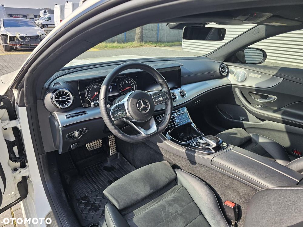 Mercedes-Benz Klasa E - 9
