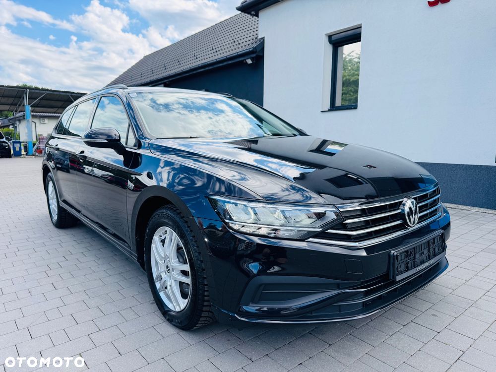 Volkswagen Passat 1.6 TDI SCR DSG Conceptline - 2