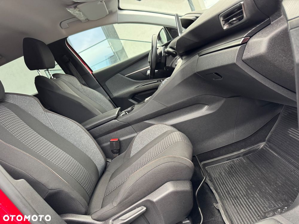 Peugeot 5008 BlueHDi 130 EAT8 Allure - 24