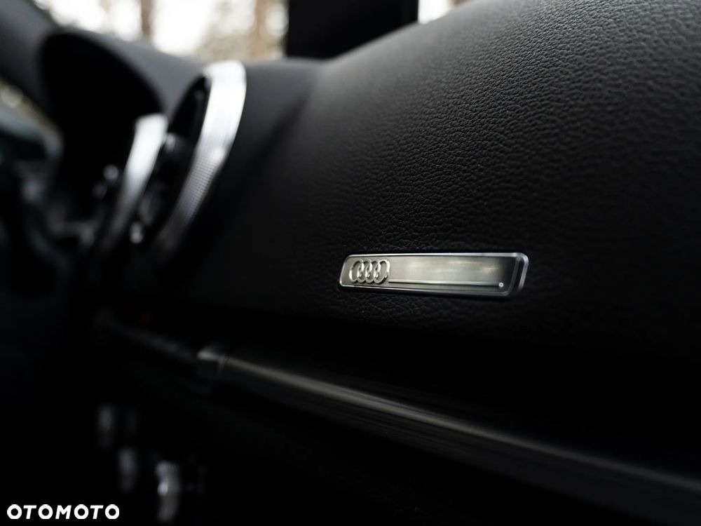 Audi A3 Sportback 2.0 TDI S line Sportpaket - 33