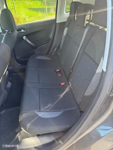 Peugeot 2008 1.5 BlueHDi Style - 22