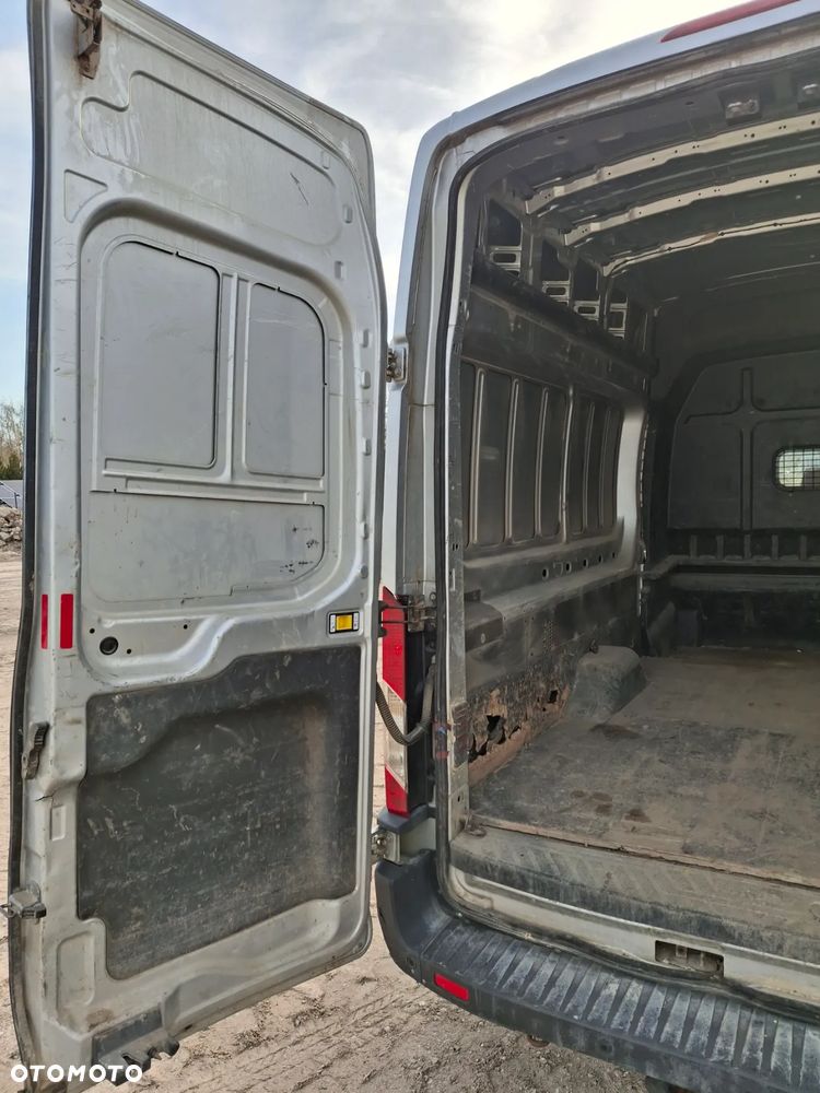 Ford Transit - 12