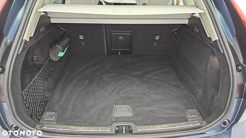 Volvo XC 60 B4 B Plus Bright - 23