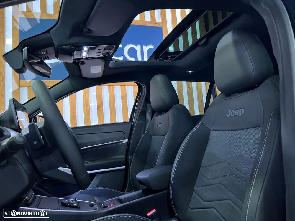 Jeep Avenger 1.2 e-Hybrid Summit DCT - 3