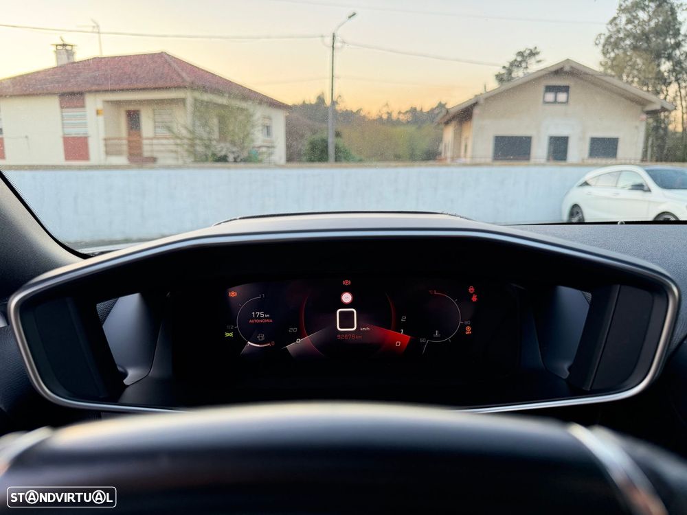 Peugeot 2008 1.2 PureTech GT Line - 16