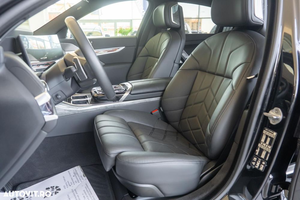 BMW Seria 7 740d xDrive MHEV - 27