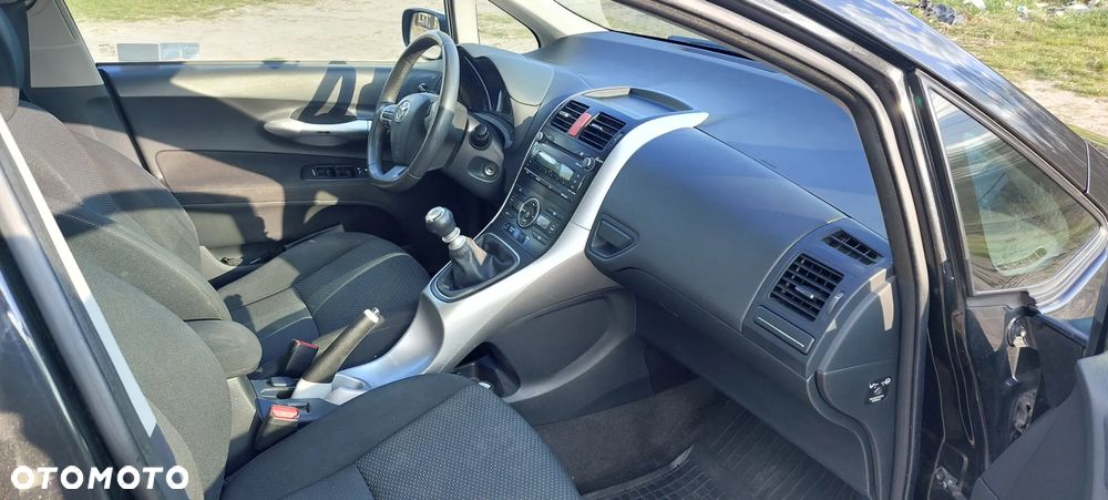 Toyota Auris 1.6 Luna - 8