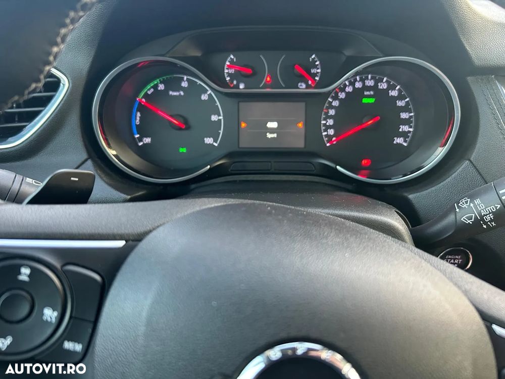 Opel Grandland X 1.6 Turbo Hybrid4 START/STOP Aut. Ultimate - 9