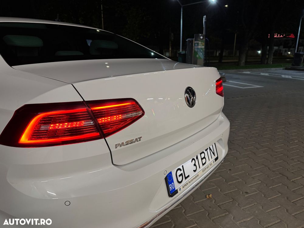 Volkswagen Passat - 35