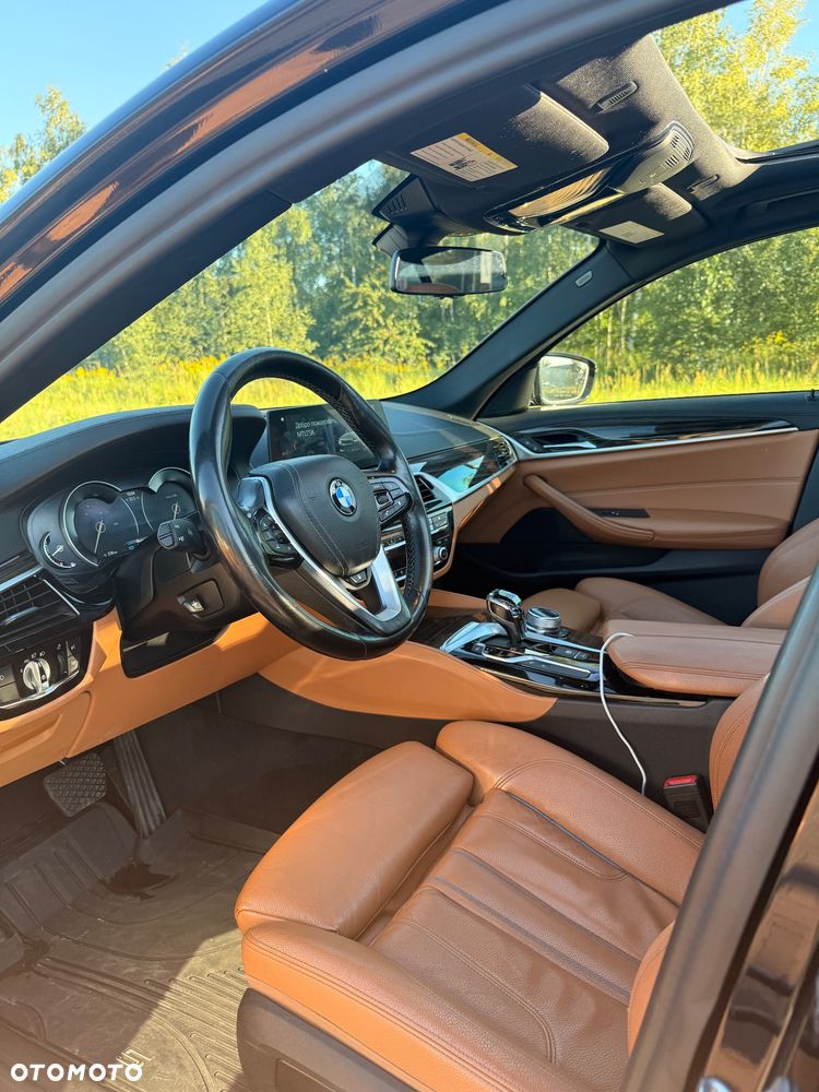 BMW Seria 5 540i xDrive Luxury Line - 14