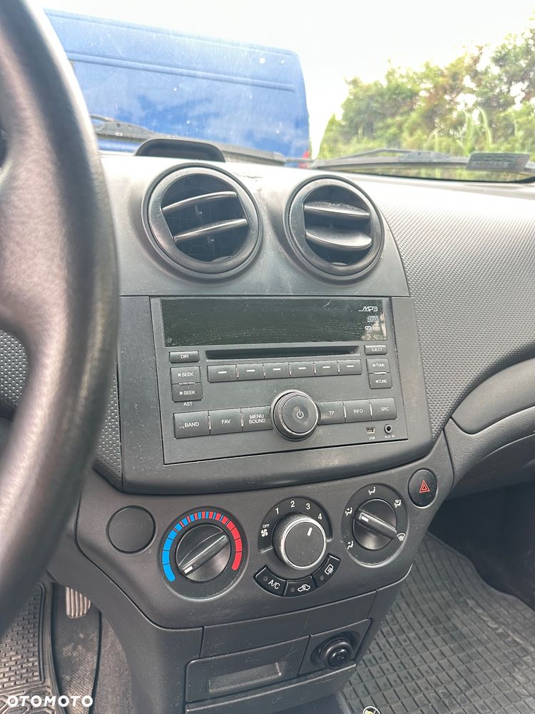 Chevrolet Aveo 1.2 16V LS - 12