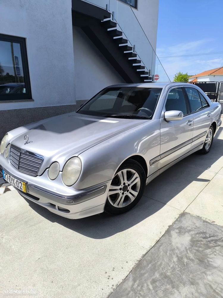 Mercedes-Benz E 220 CDI Elegance - 1