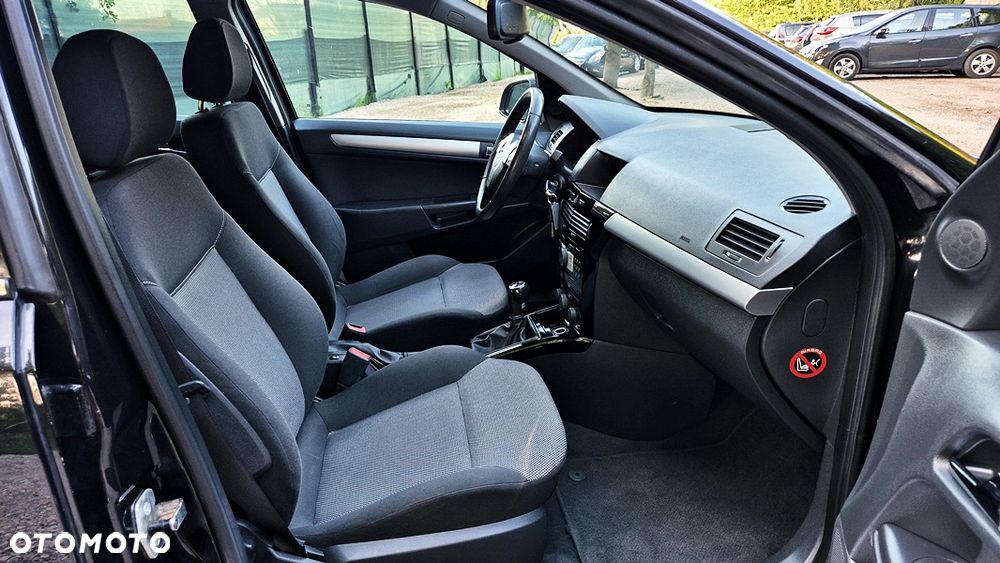 Opel Astra 1.6 NAVI - 40