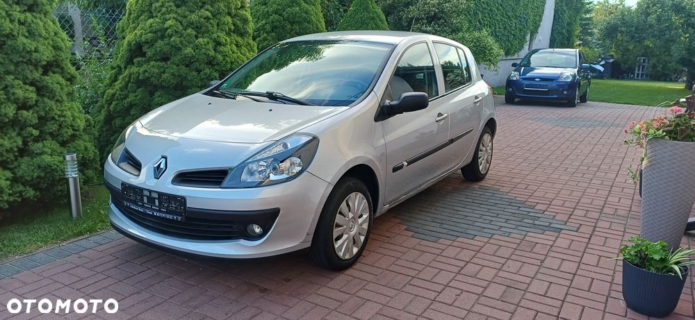 Renault Clio - 1