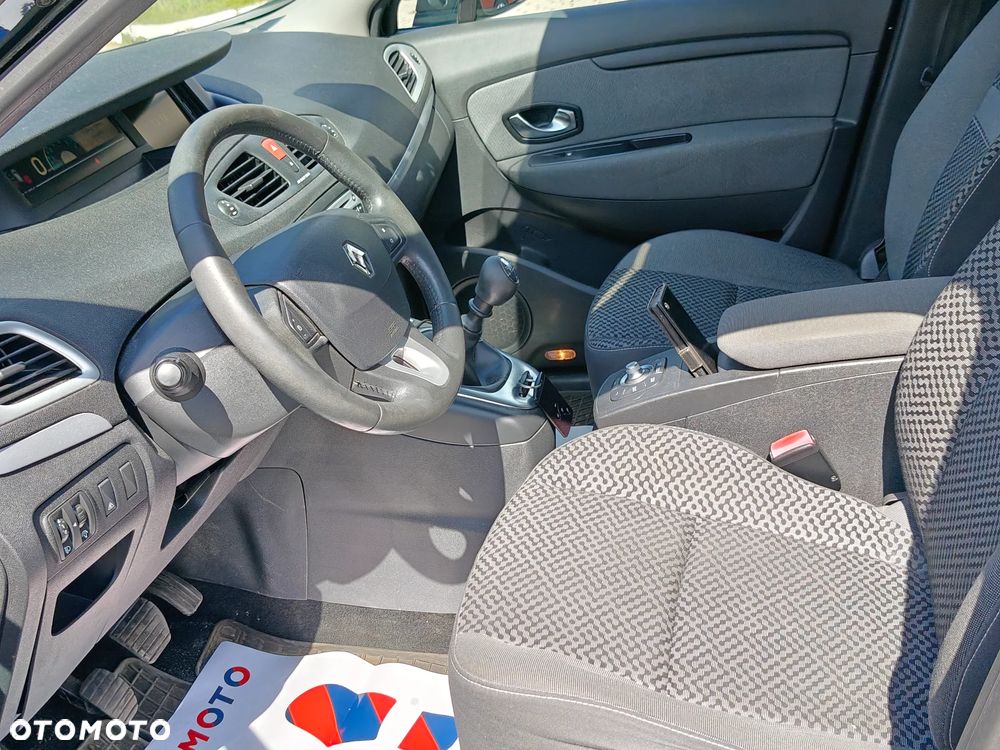 Renault Grand Scenic TCe 130 Bose Edition - 11