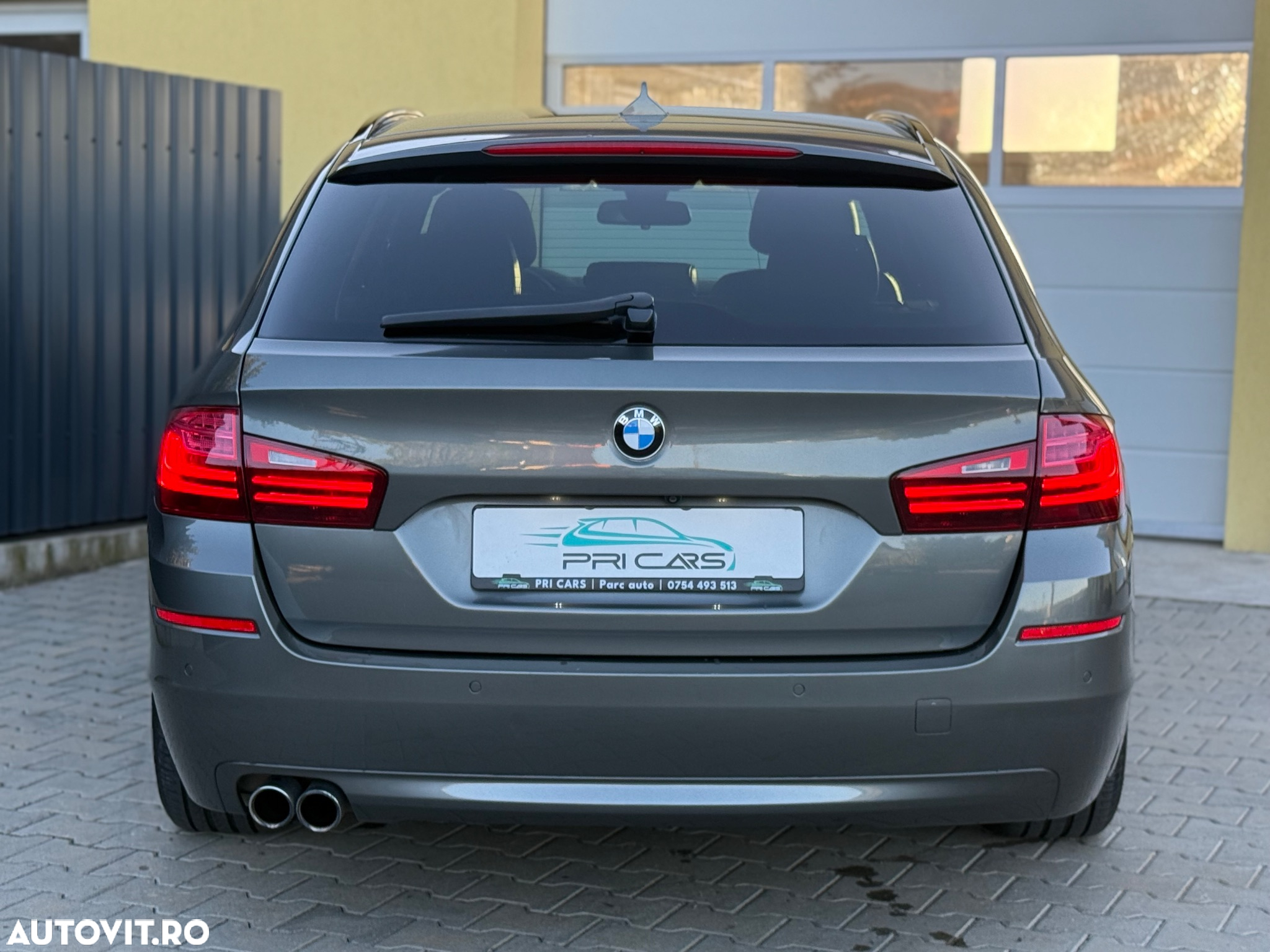 BMW Seria 5 525d Touring Aut. - 39