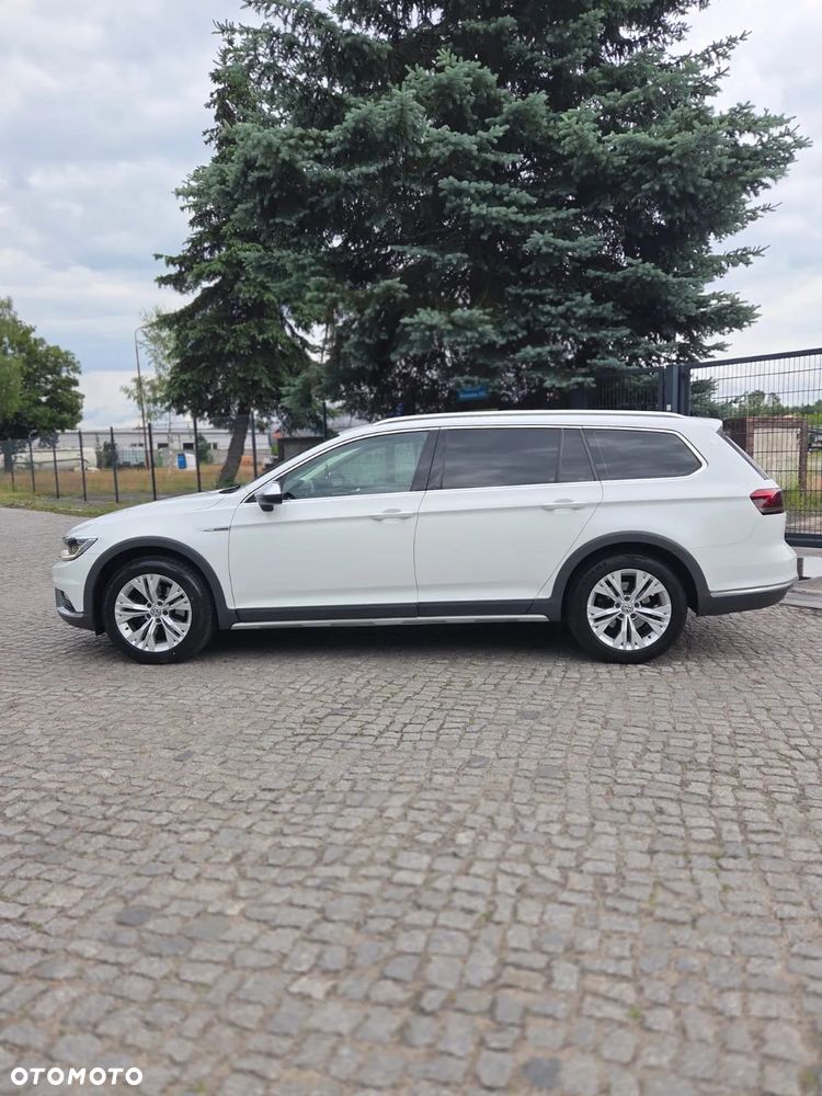 Volkswagen Passat 2.0 TDI SCR 4Mot DSG Comfortline - 8