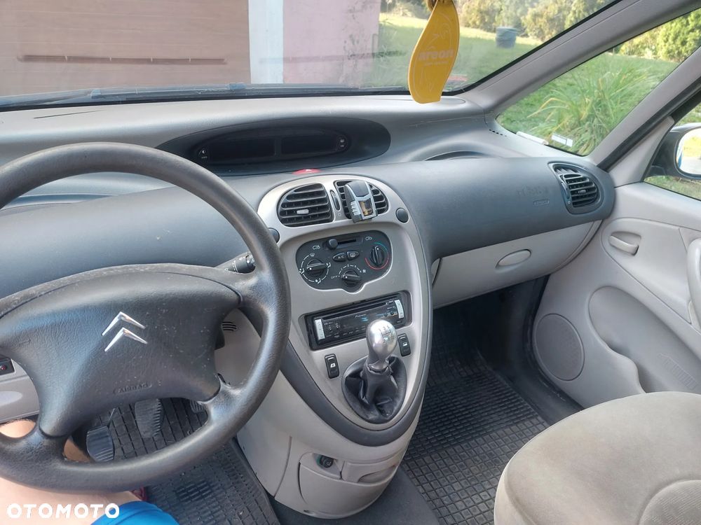 Citroën Xsara Picasso 1.6i 16V SX - 9