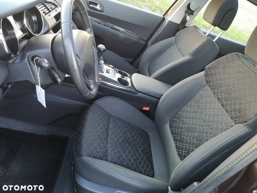 Peugeot 3008 1.6 Premium - 5
