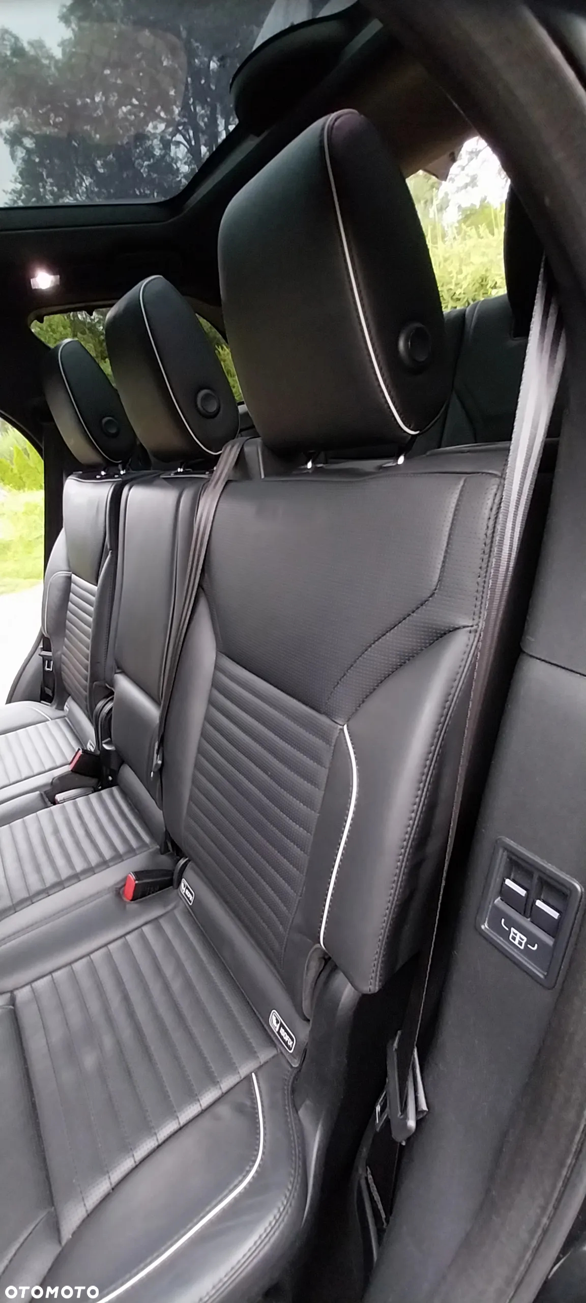 Land Rover Discovery V 2.0 SD4 HSE Luxury - 17