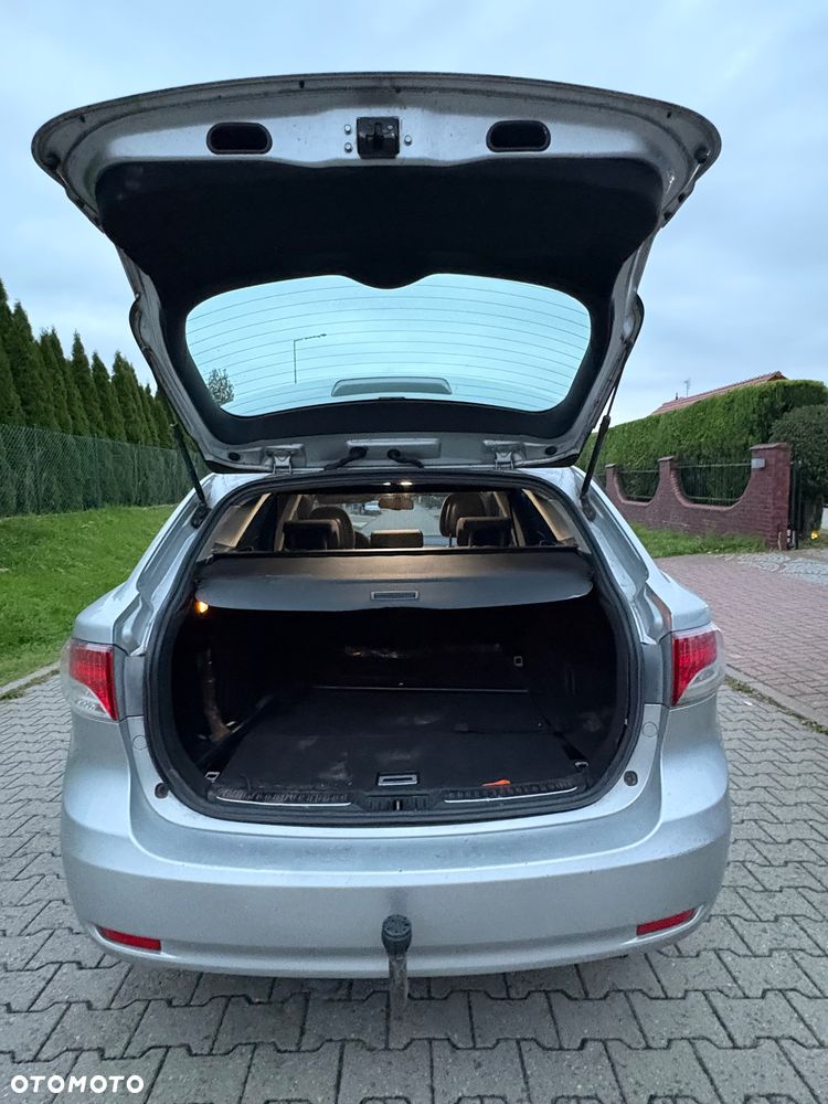 Toyota Avensis - 13