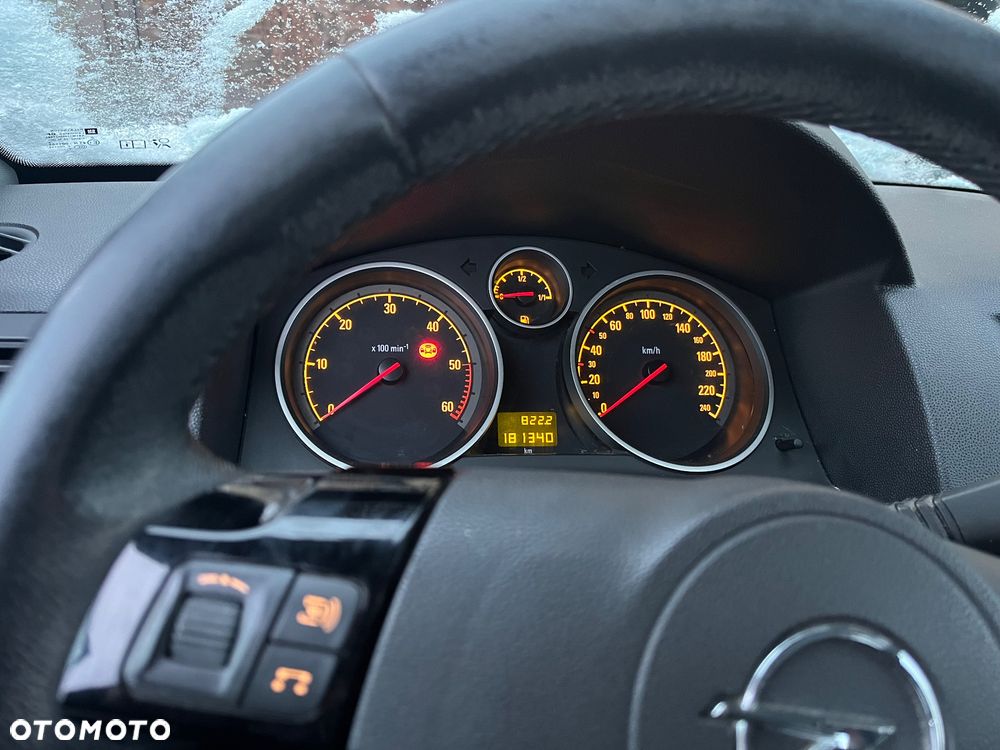 Opel Astra 1.7 CDTI DPF - 13