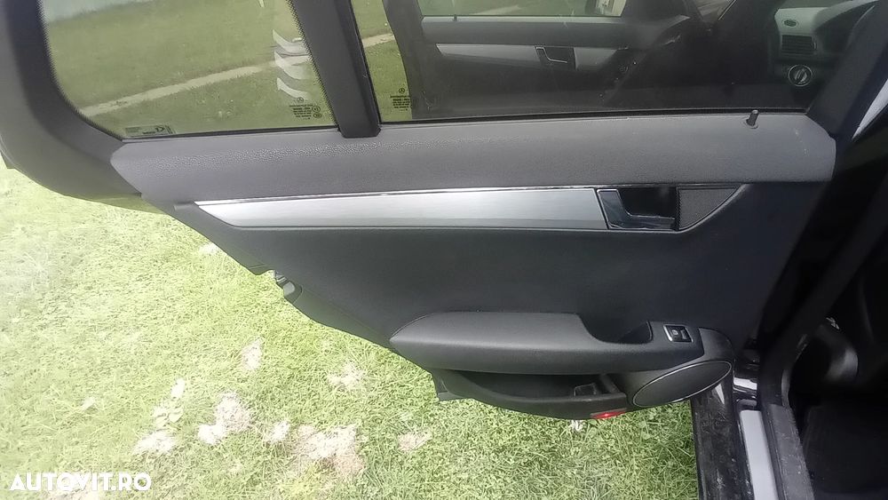Mercedes-Benz C ver-200-t-cdi-dpf-avantgarde - 3