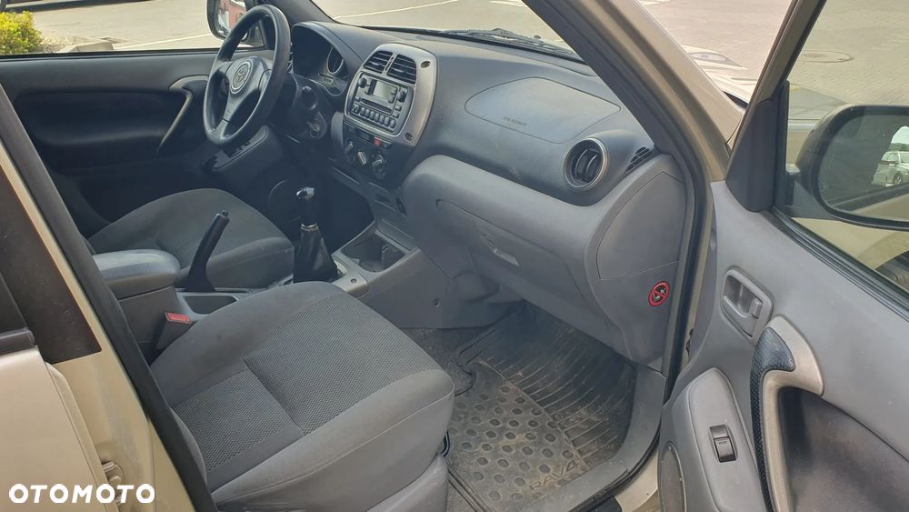 Toyota RAV4 D-4D 4x4 - 8