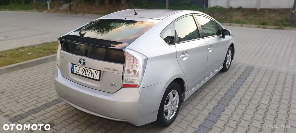 Toyota Prius 1.8 HSD Prestige - 3