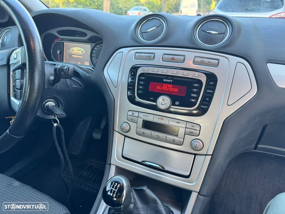 Ford Mondeo 1.8 TDCi Titanium - 4