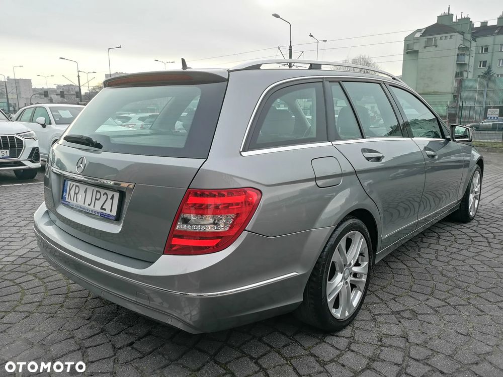 Mercedes-Benz Klasa C 200 CDI BlueEff Avantgarde - 2