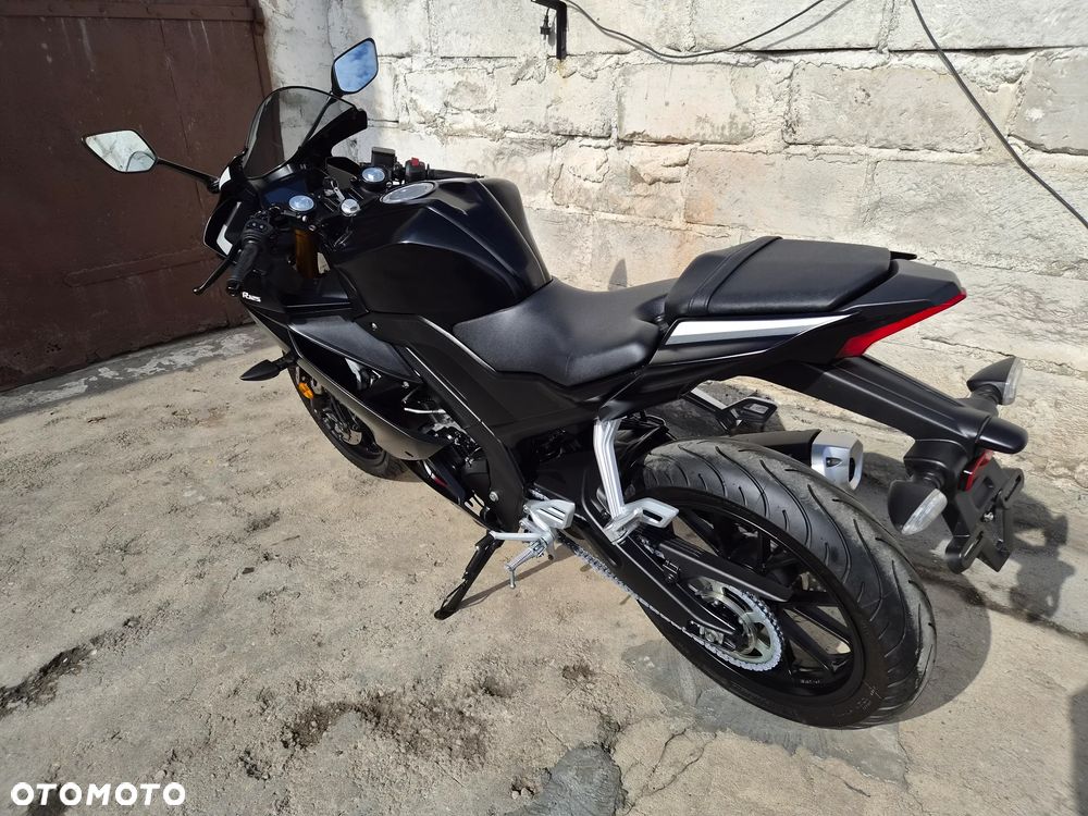 Yamaha YZF - 16