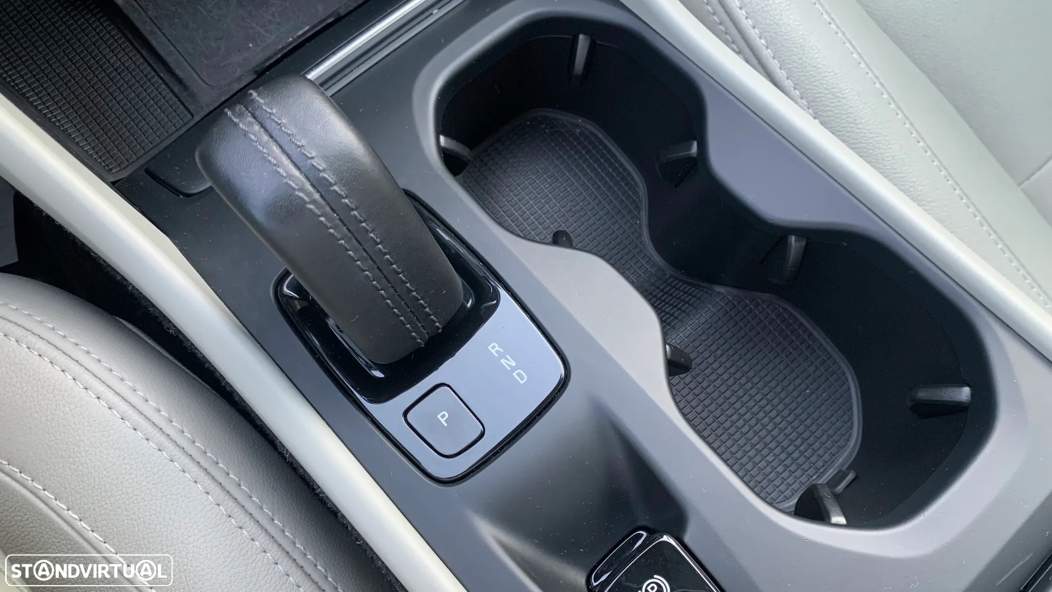 Volvo XC 40 2.0 D3 Momentum Plus Geartronic - 35