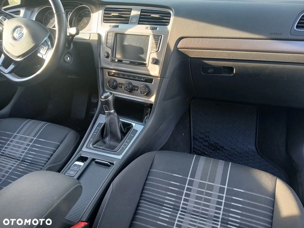 Volkswagen Golf 1.6 TDI BlueMotion Technology Lounge - 35