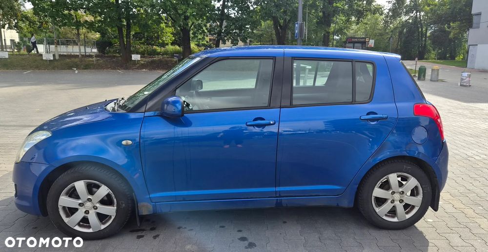 Suzuki Swift 2009 photo 2